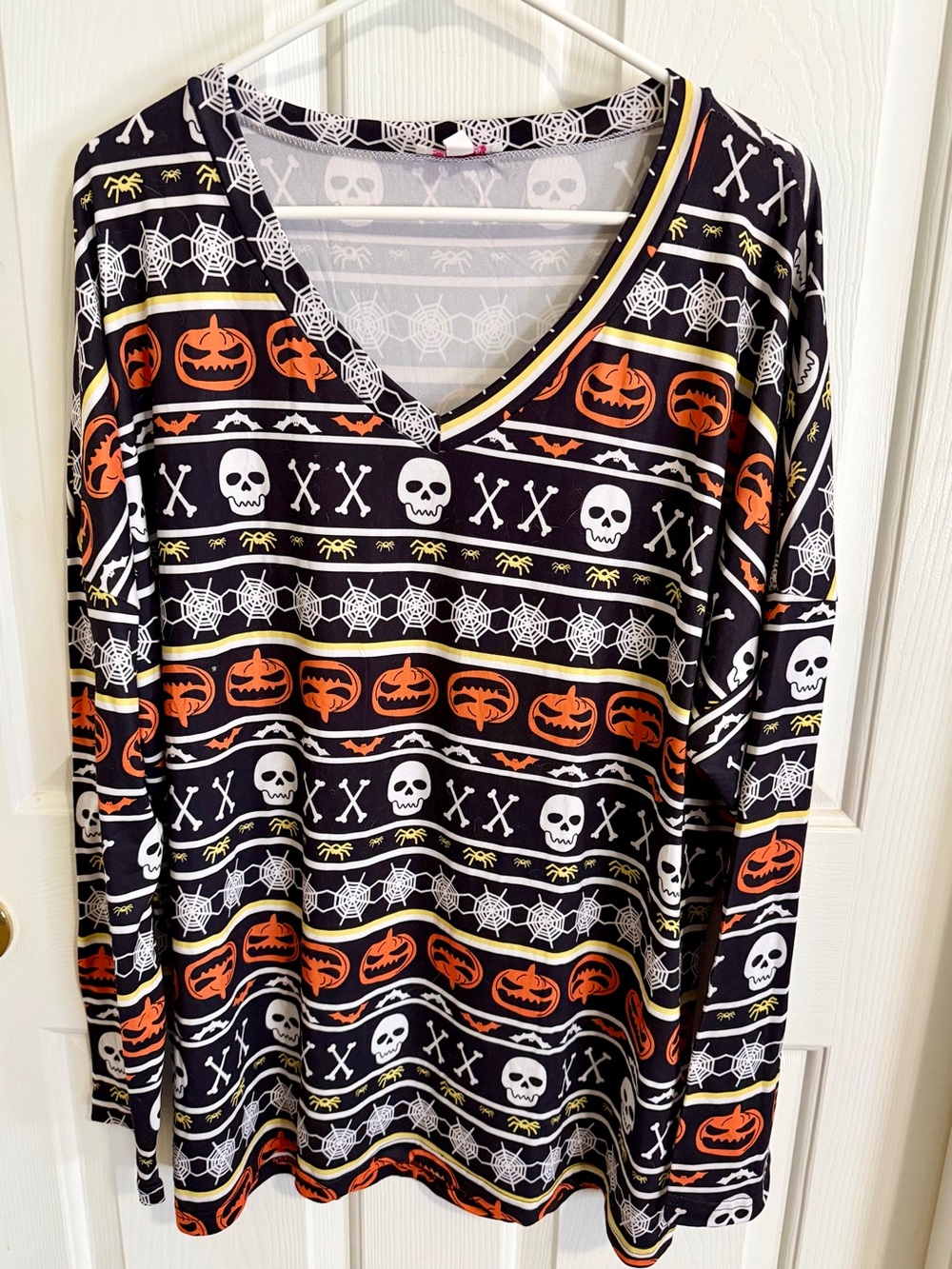 NWOT Halloween Skulls & Pumpkins Pajama Set - Black & Orange